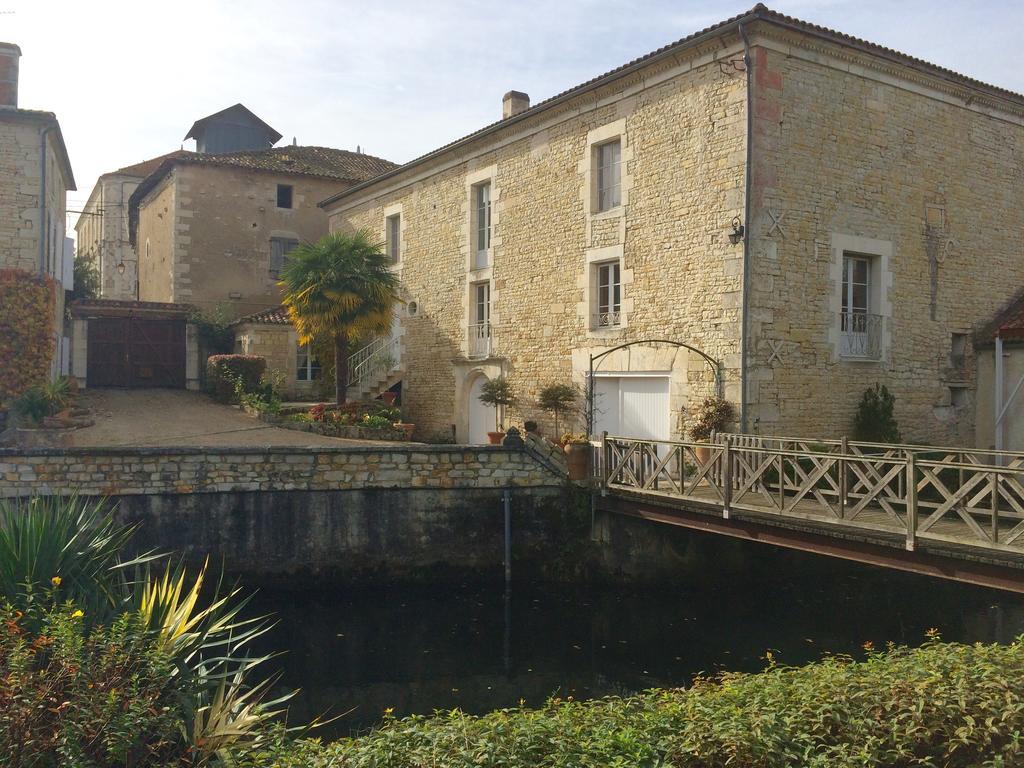 Villa Le Moulin De Mansle Exterior foto